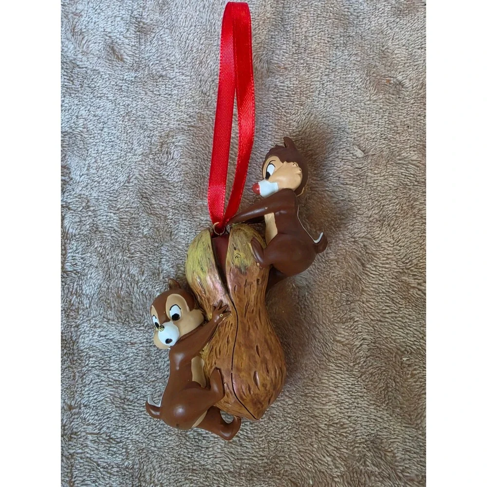 Disney Chip n Dale Peanut Christmas Ornament Resin Brown Red F640-2531-7-12185